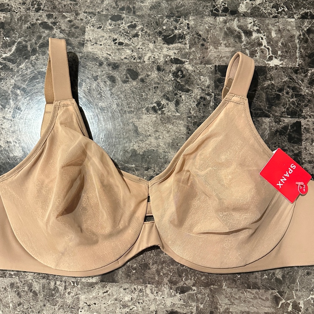 SPANX Low Profile Illusion Lace Minimizer Bra NUDE